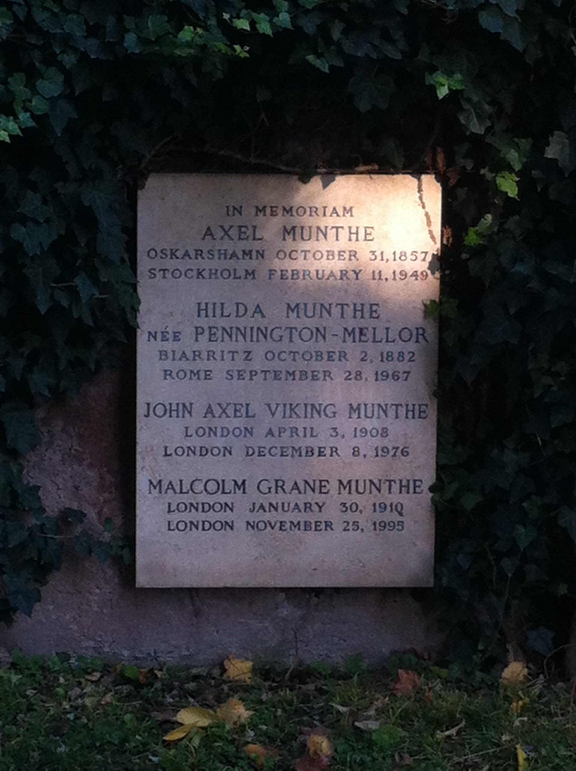 Axel Munthe's memorial tablet, Rome.JPG